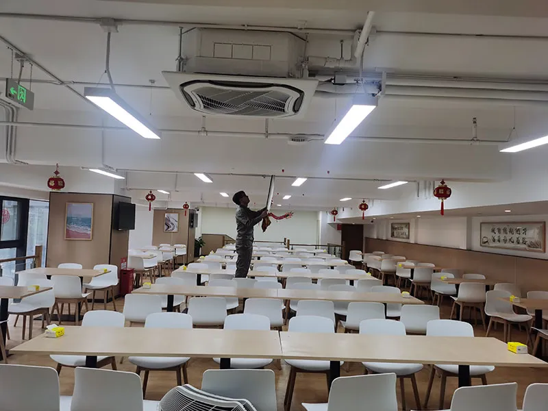 中国人寿保险股份有限公司成都市分公司空调清洗保养施工现场
